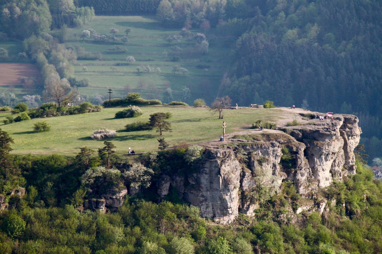 Hotel Garni Vierjahreszeiten Bad Staffelstein Exterior photo