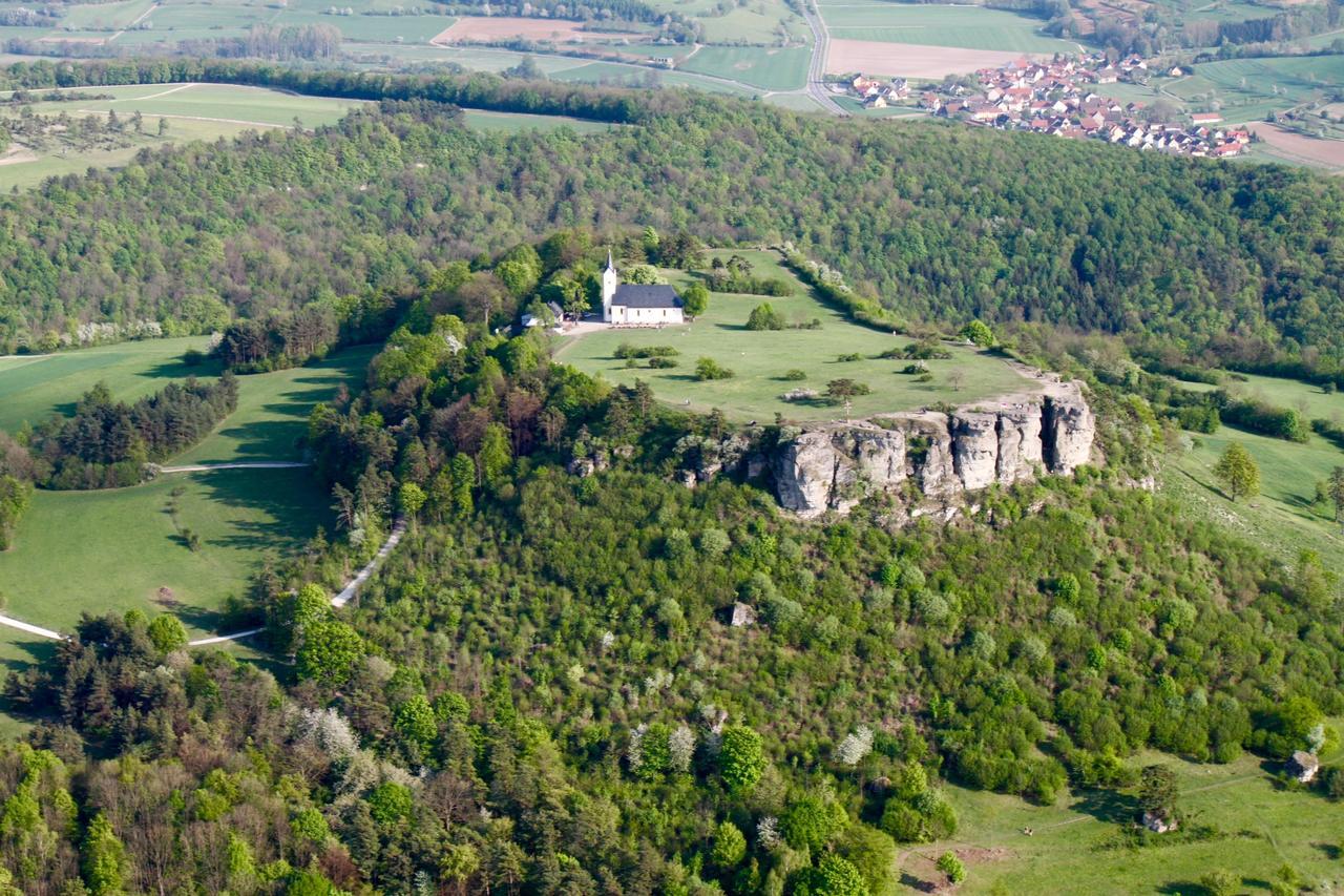 Hotel Garni Vierjahreszeiten Bad Staffelstein Exterior photo